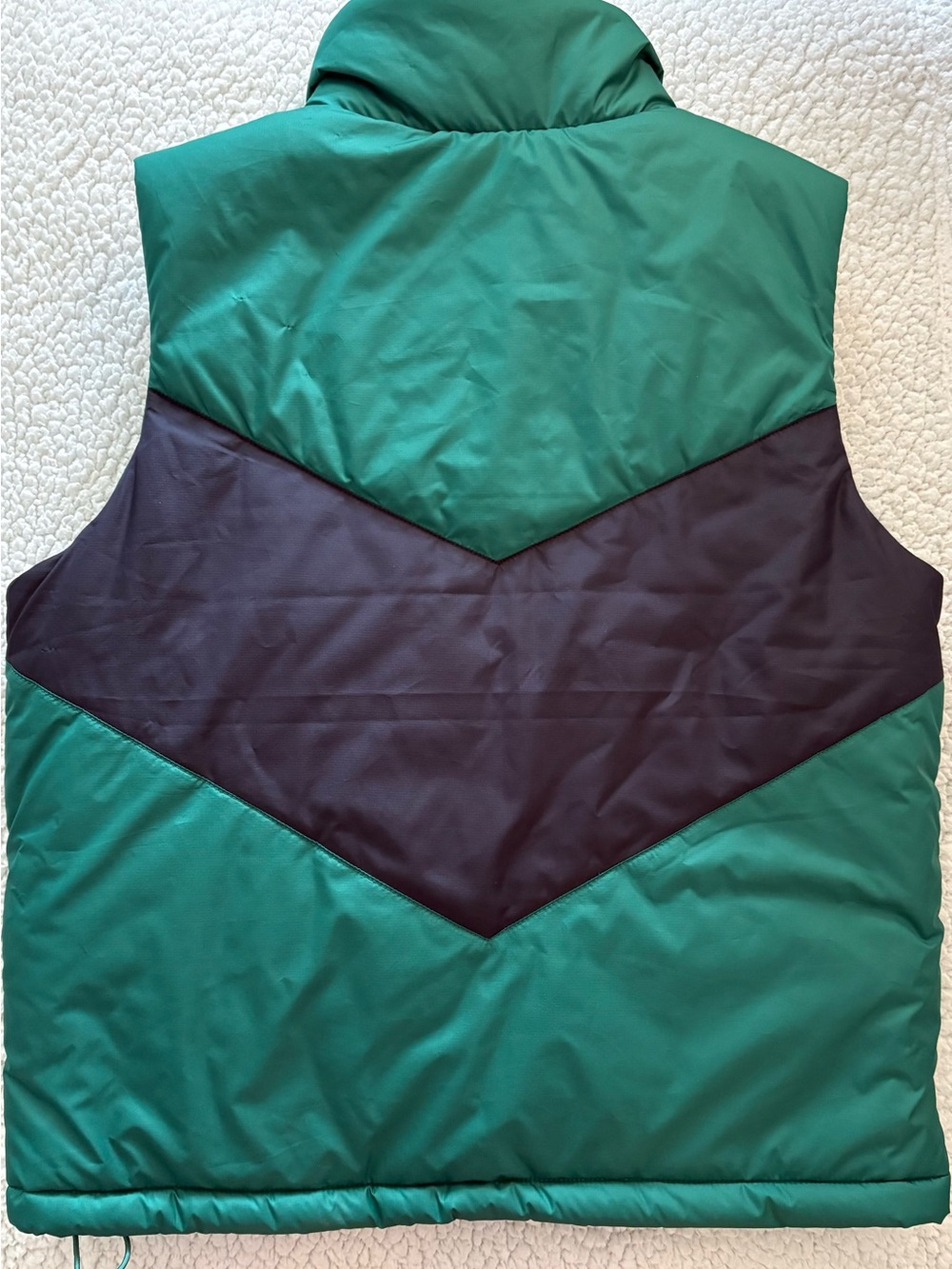 The North Face Teal and Black Chevron Puffer Vest Size M like new - Picture 2 of 3
